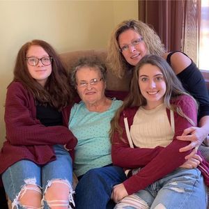 Meet your Posher, Denise